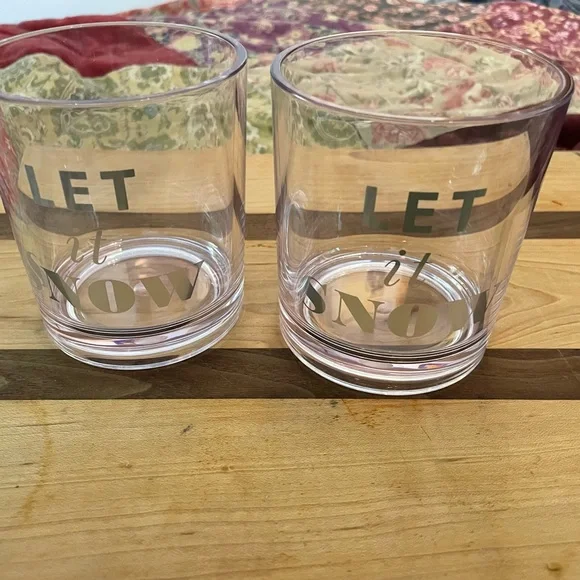 Kate Spade of 2 Winter Holiday “LET IT SNOW” Drinkware glasses New in box NWT - Picture 7 of 10